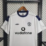 Retro Manchester United Away Football Shirt 1999/2000 - Image 3