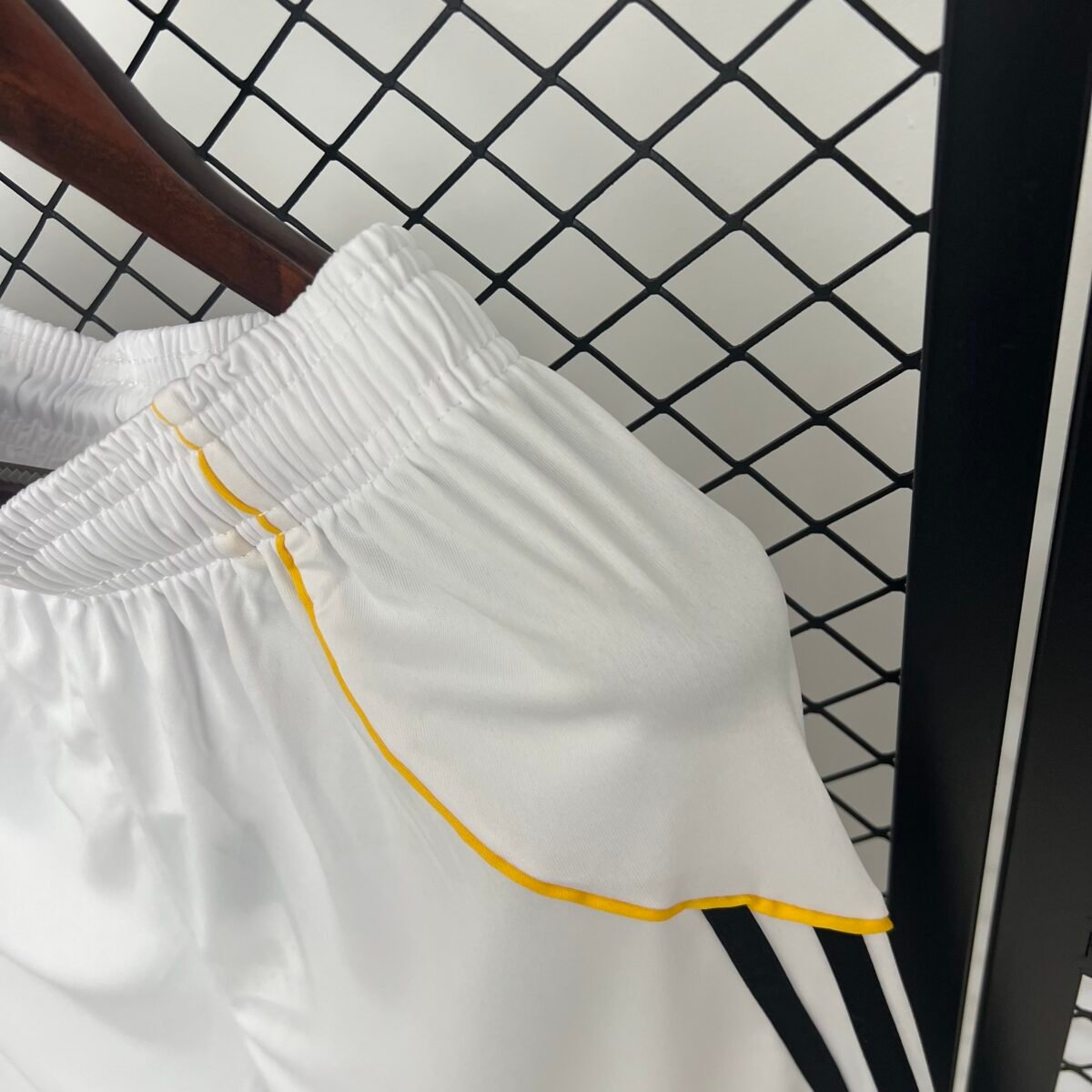 Real Madrid Home Soccer Shorts Player Version+Fans Version 25-26 - Image 12