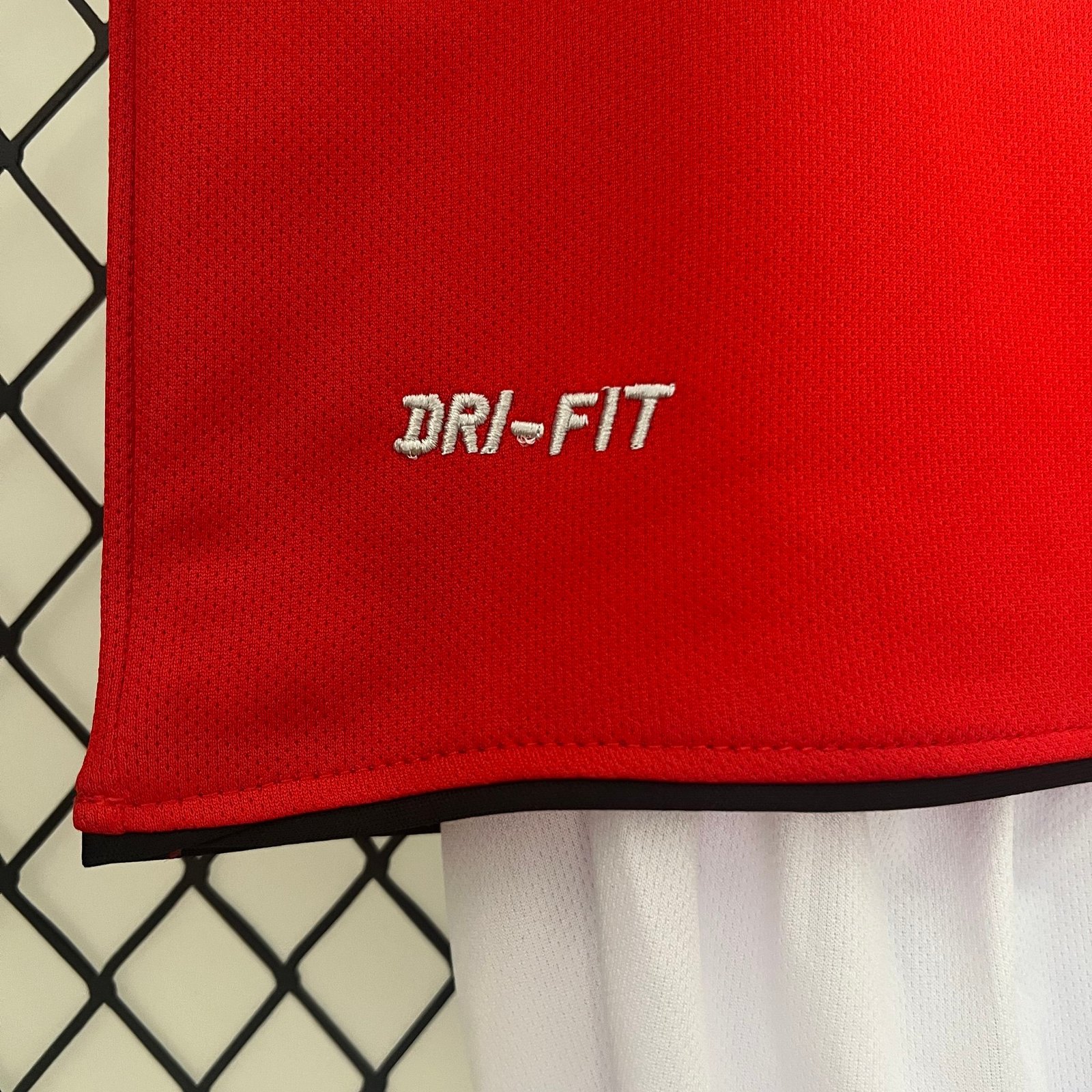 1c1b324636 Manchester United 10-11 Home Retro Kid Kits Youth Apparels Jersey - Image 7