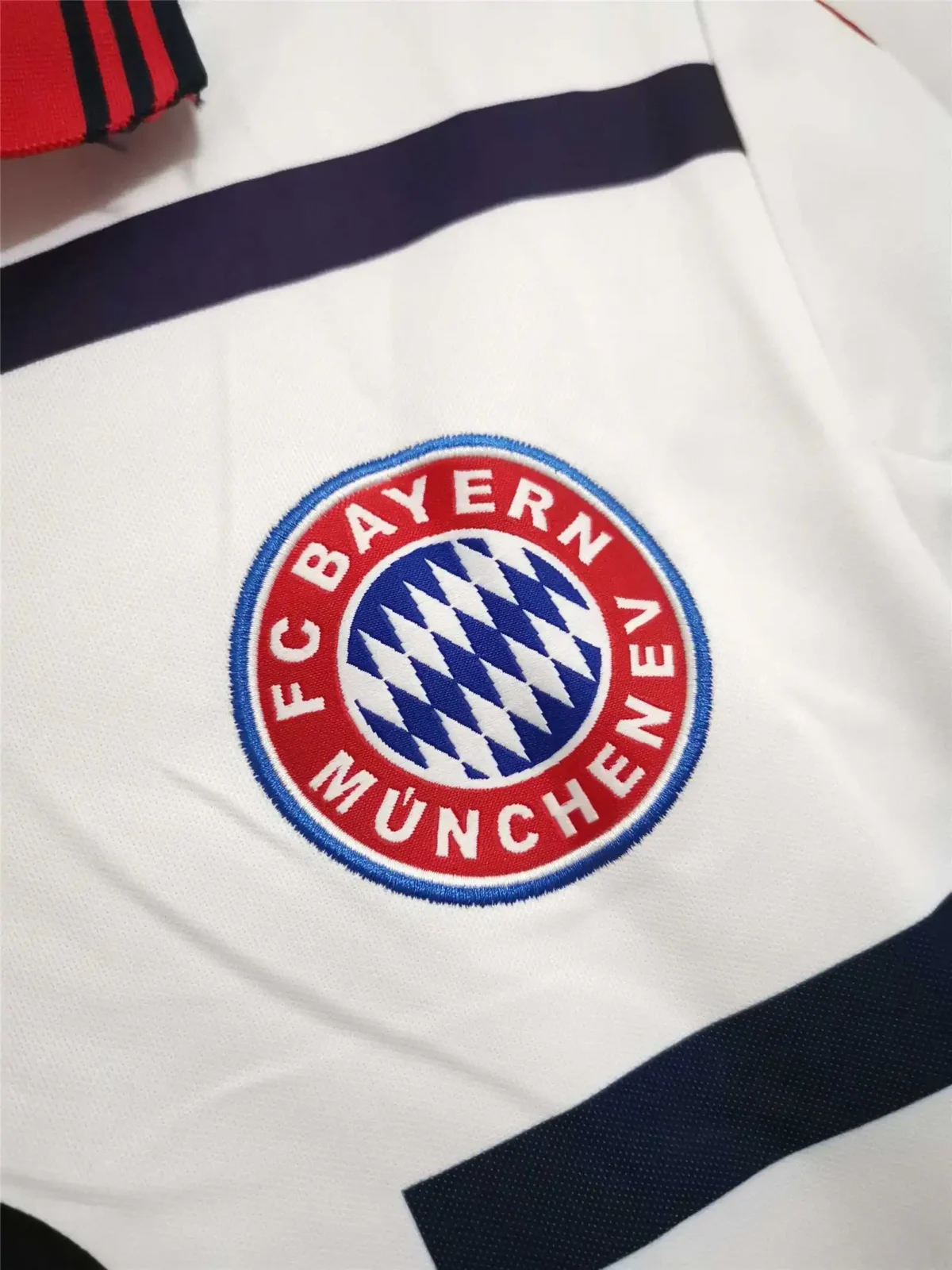 98-00 Bayern Munich Retro Jersey Away - Image 5