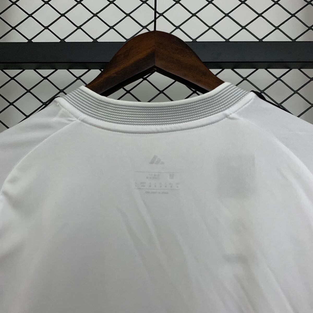 Real Madrid Home Shirt Soccer Jersey 25-26 - Image 6