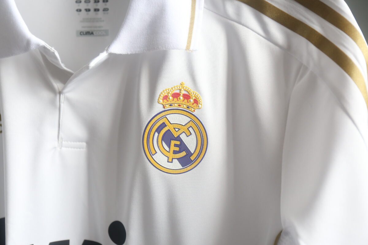 Real Madrid Retro Jersey Home Long Sleeve Shirt 2011-12 - Image 6