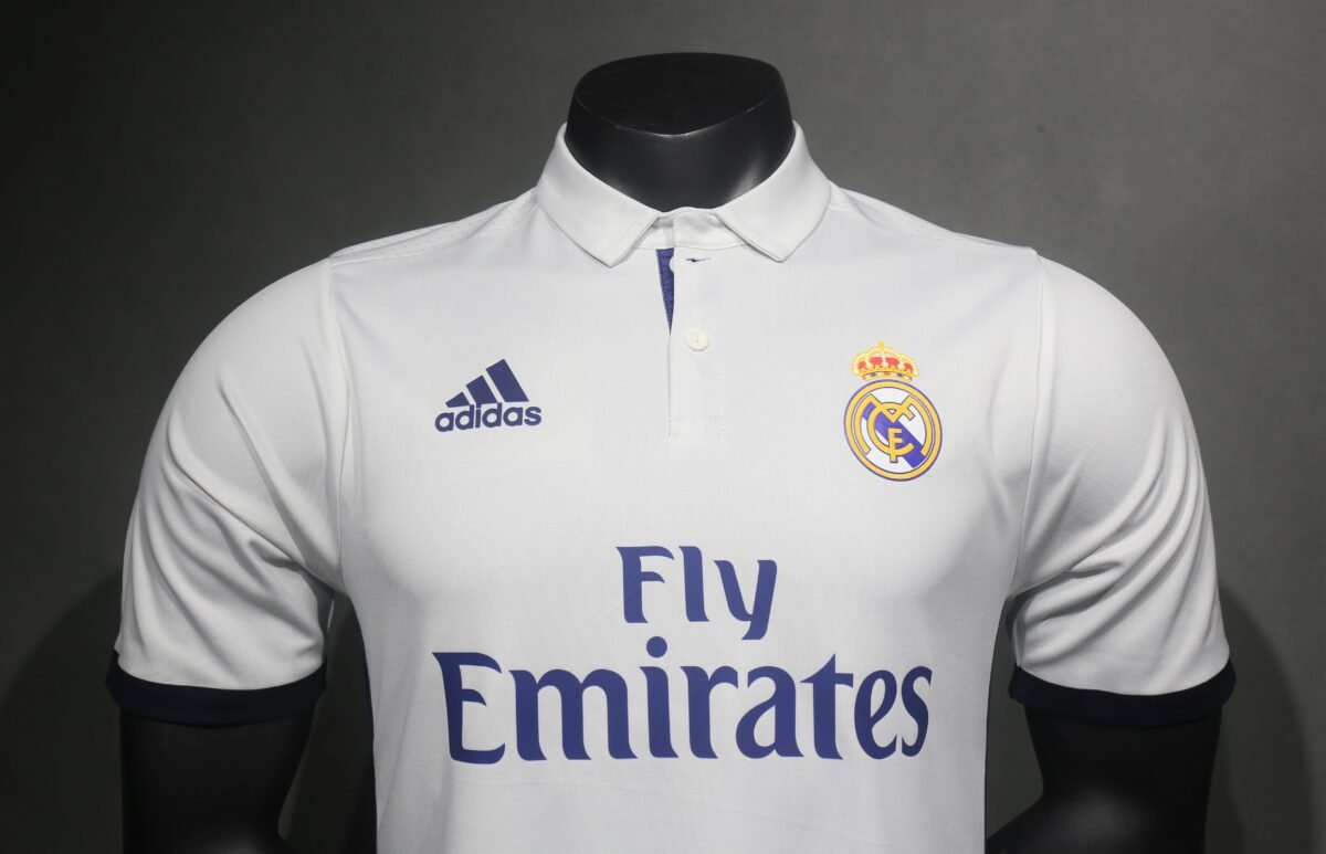 Real Madrid Home Shirt Retro Jersey 16-17 - Image 13