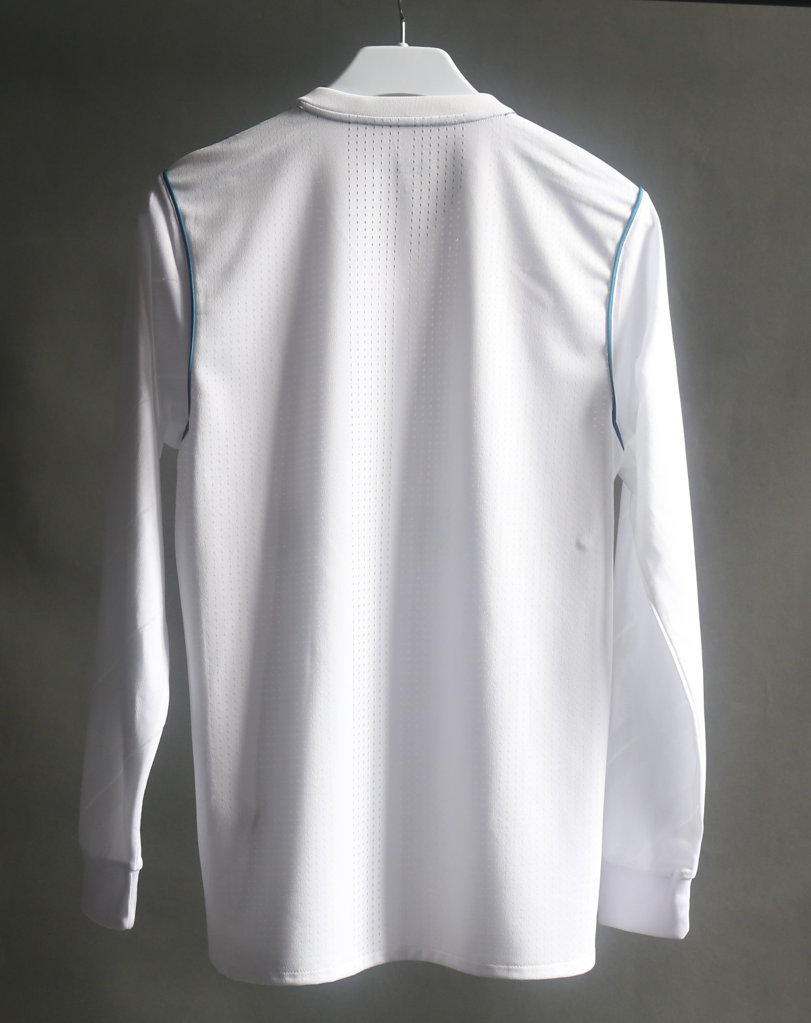 3ddb1d1f Adidas Real Madrid Retro Home Long Sleeve Jersey 2017-18 - Image 6