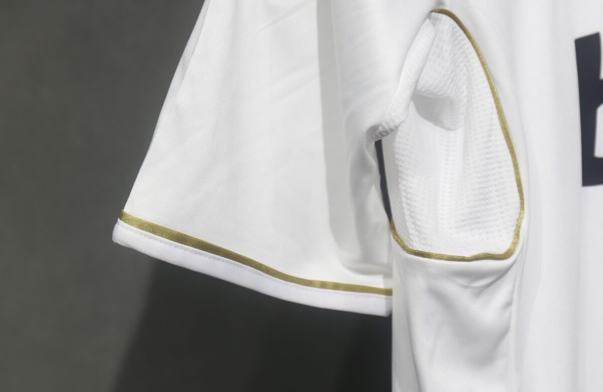 Real Madrid Retro Jersey Home Shirt 2011-12 - Image 11