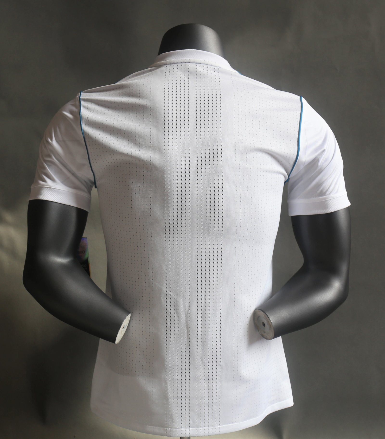 468d40f2 Real Madrid Retro Jersey Home Shirt 2017-18 - Image 9