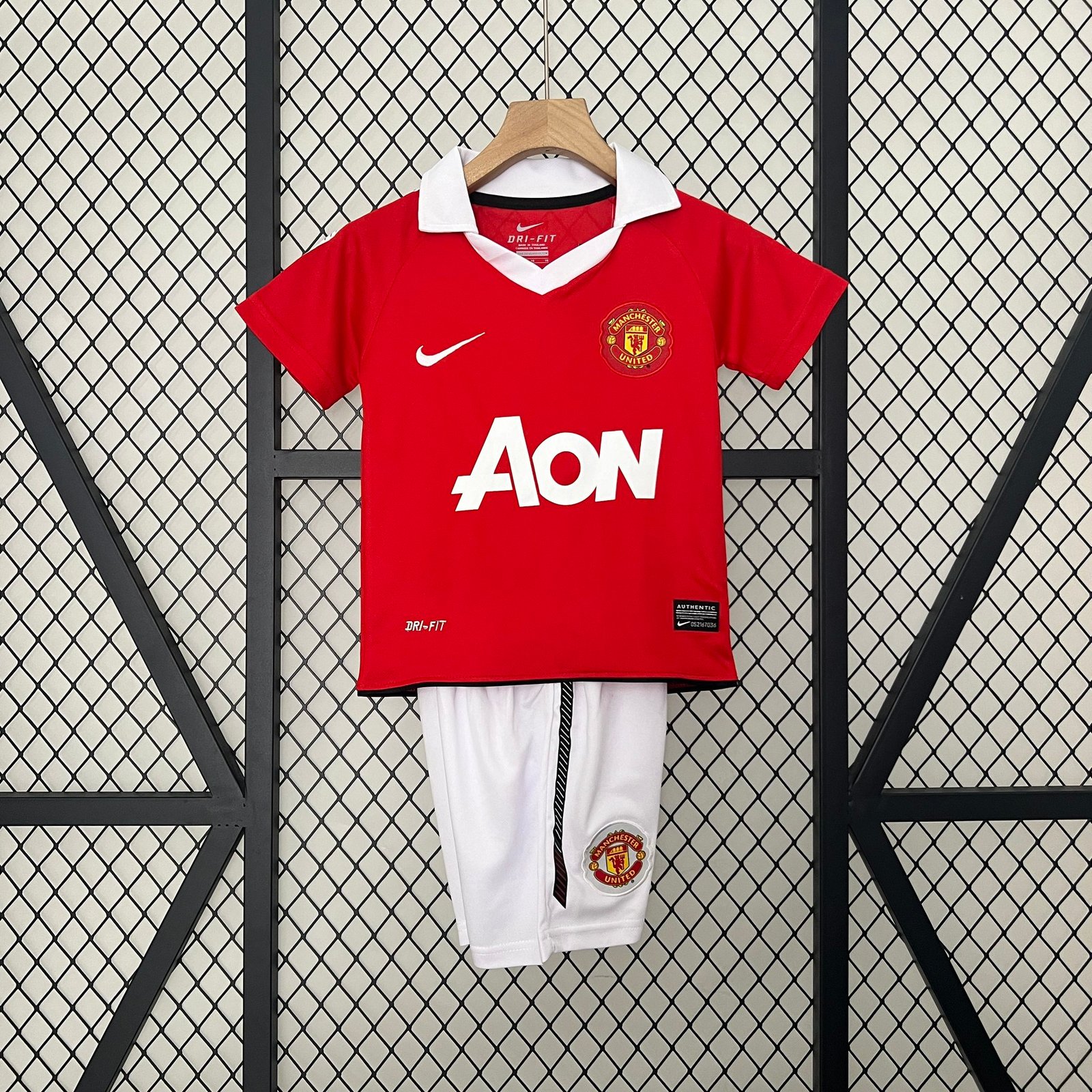 48f33cb41f Manchester United 10-11 Home Retro Kid Kits Youth Apparels Jersey - Image 2