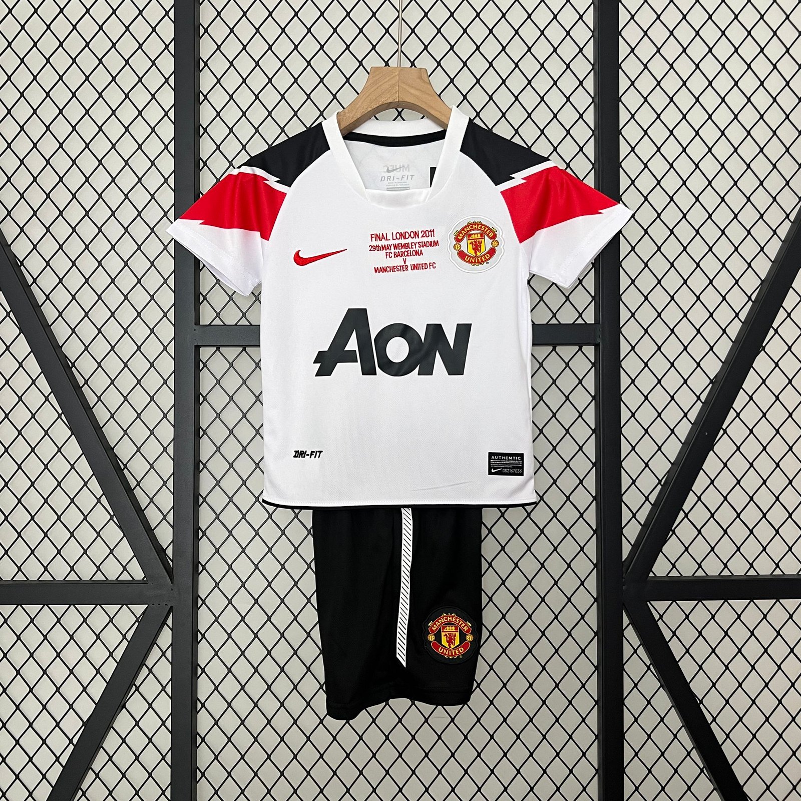 556238e14d Manchester United 10-11 Away Champions League Retro Kids Kits Youth Apparels Jersey - Image 2