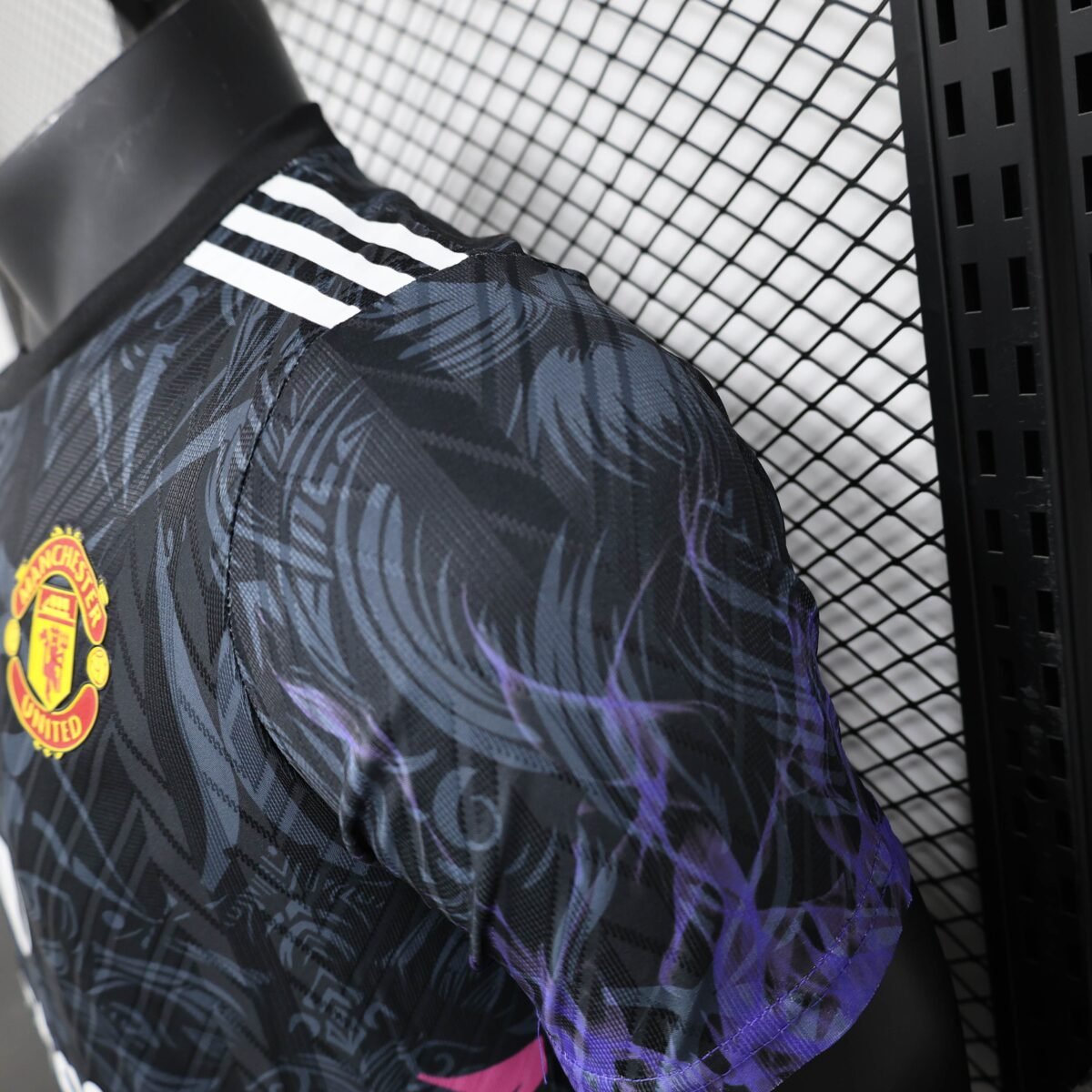 Manchester United 24-25 Special Edition Football Jersey - Image 7