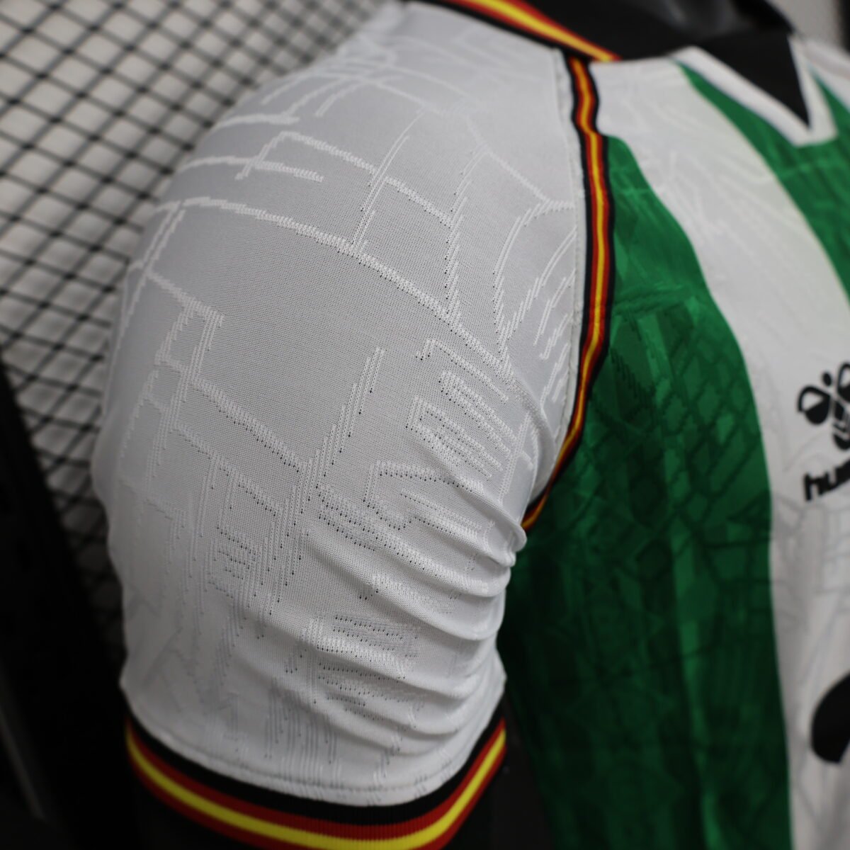 Real Betis Home Shirt Soccer Jersey Player Version 25-26 - Image 5