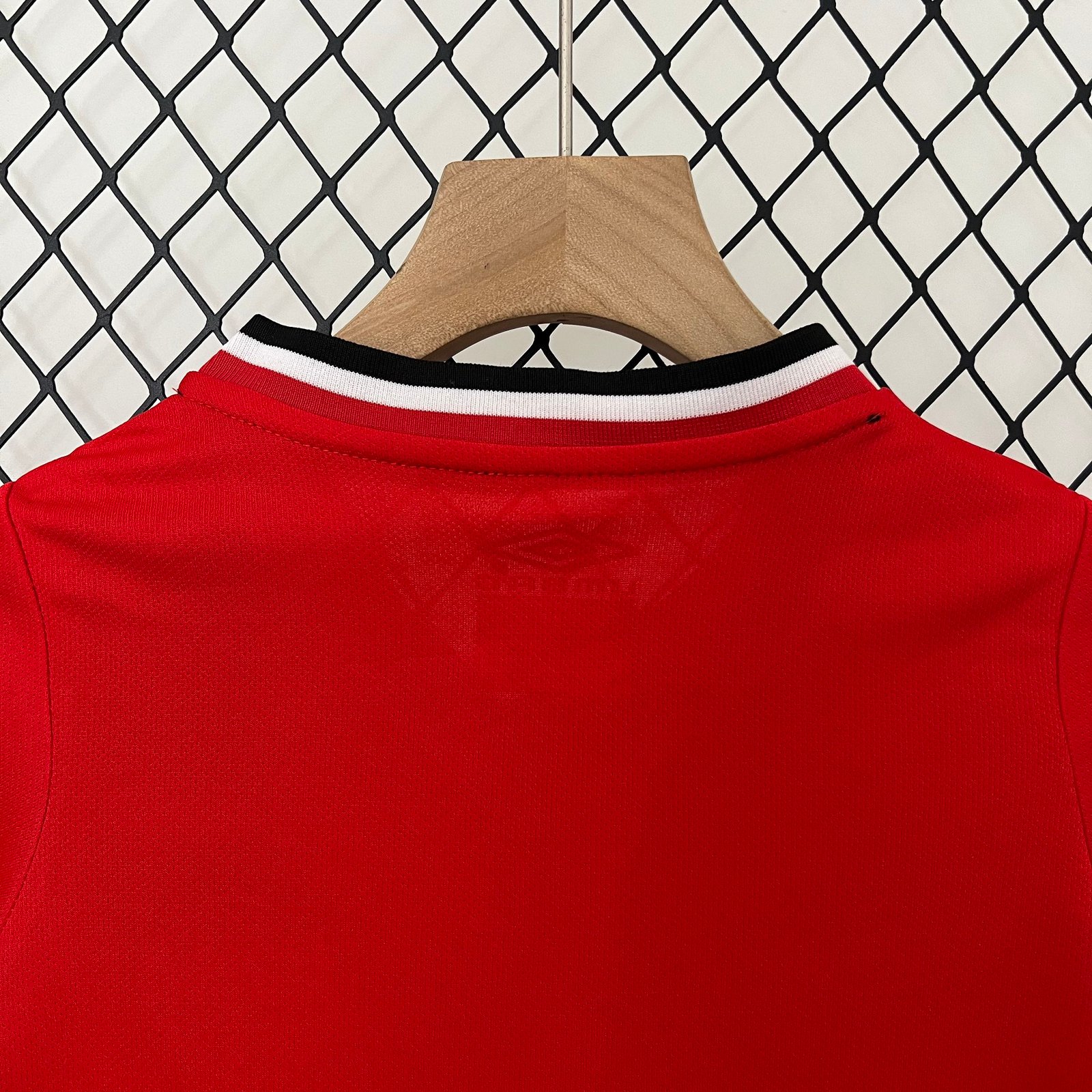 8477c6035a Manchester United 00-01 Home Retro Kid Kits Youth Apparels Jersey - Image 8