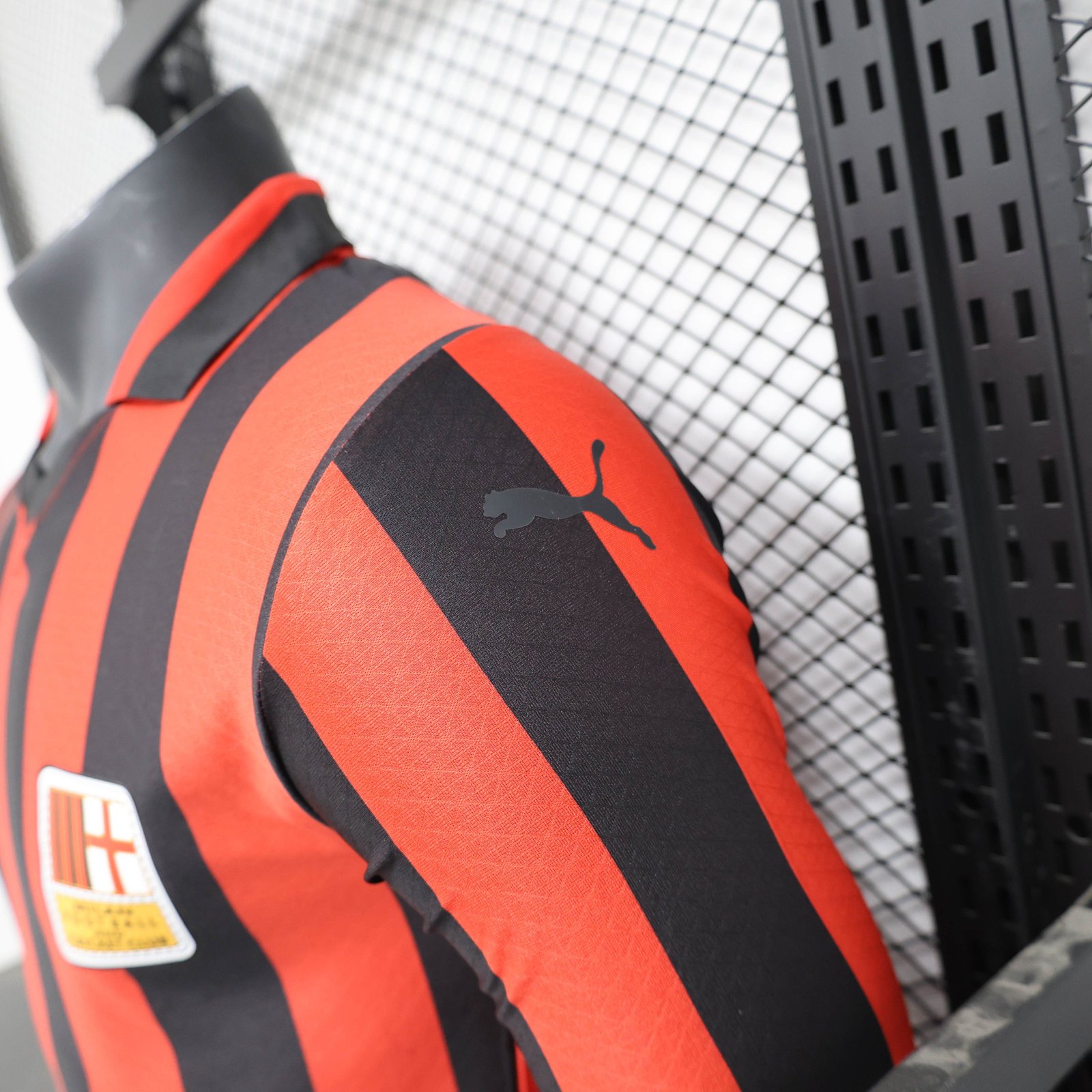 8acd3566e0 AC Milan Puma 125th Authentic Jersey 24-25 Red Long Sleeve - Image 9