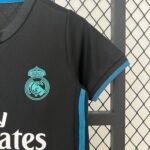Real Madrid 17-18 Away Retro Kid Kits Youth Apparels Jersey - Image 7