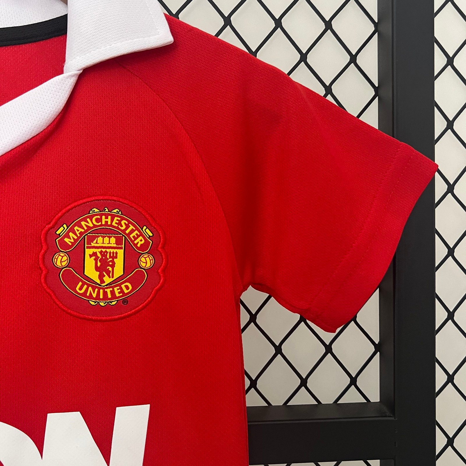 b6c4bb7f04 Manchester United 10-11 Home Retro Kid Kits Youth Apparels Jersey - Image 8
