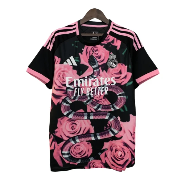 Real Madrid Special Edition fans 25/26