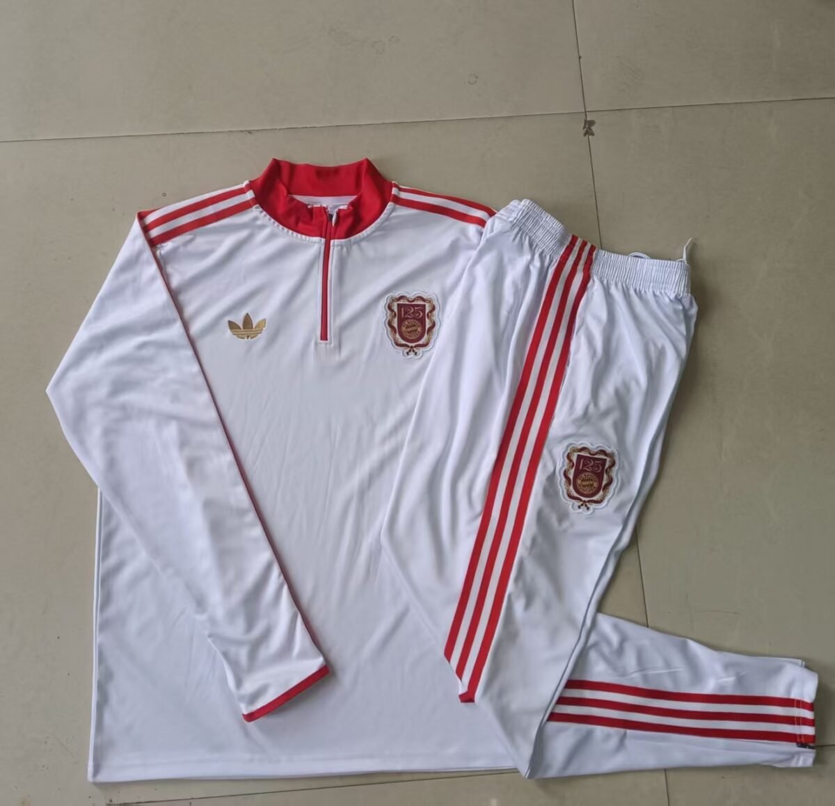 Bayern Munich Half Zip Football Training Suit 25-26 - Image 2