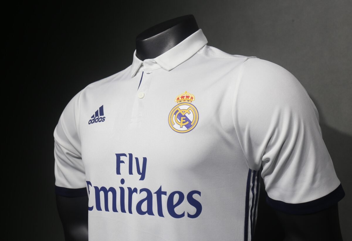 Real Madrid Home Shirt Retro Jersey 16-17 - Image 15