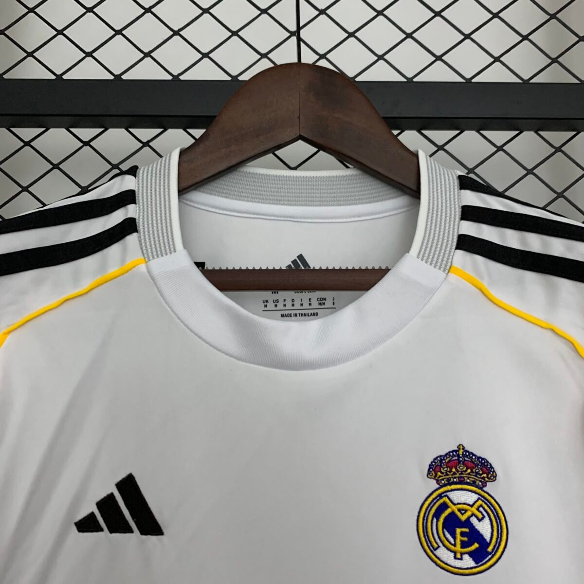 Real Madrid Home Shirt Soccer Jersey 25-26 - Image 9