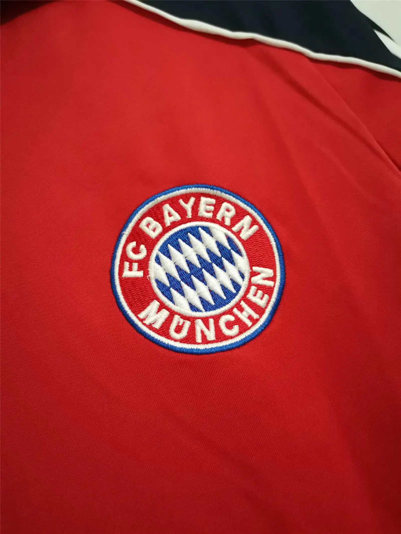 f809456fb2 99-01 Bayern Munich Retro Jersey Home - Image 6