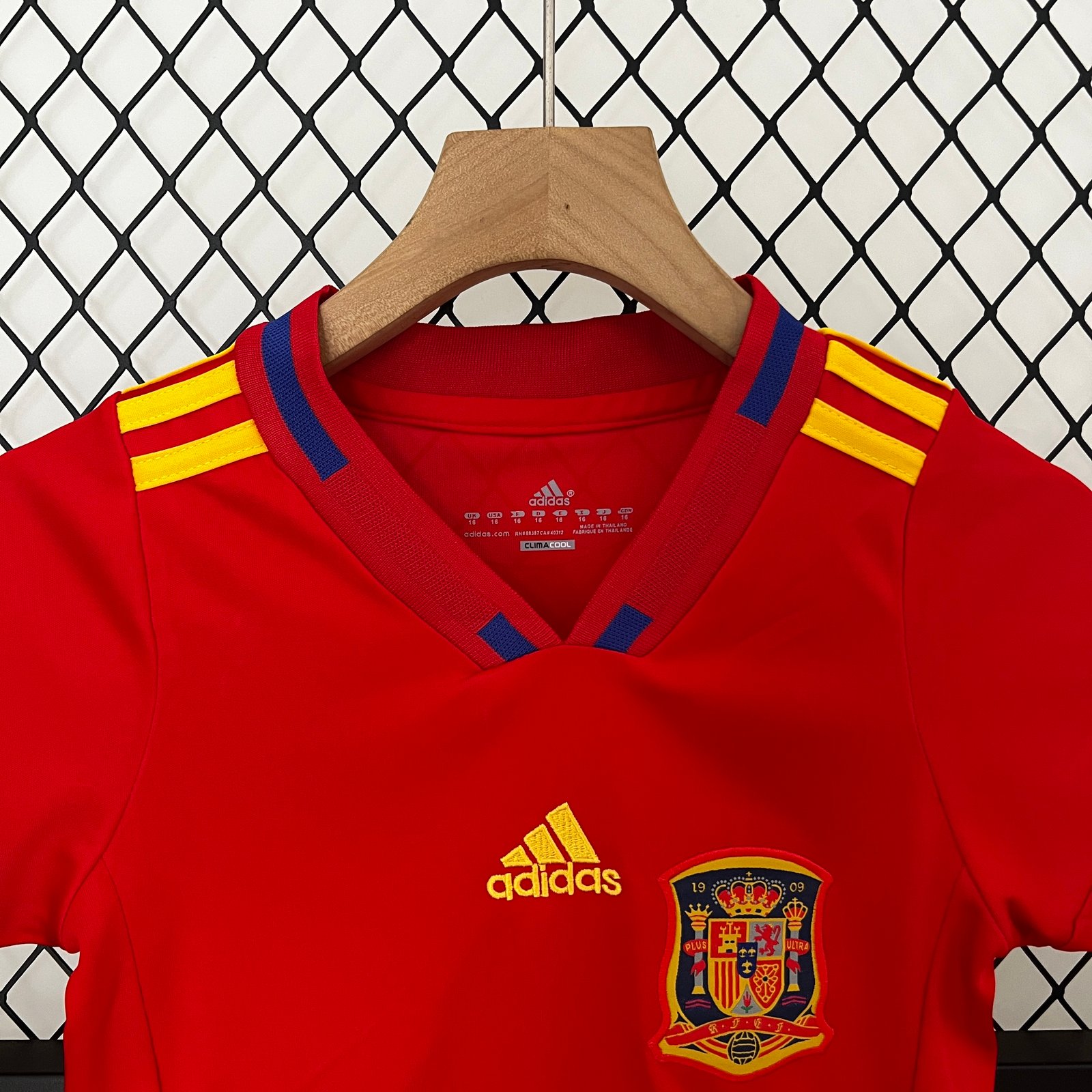 fceaf2fc Kids Spain Retro Kits Home World Cup 2010 - Image 8